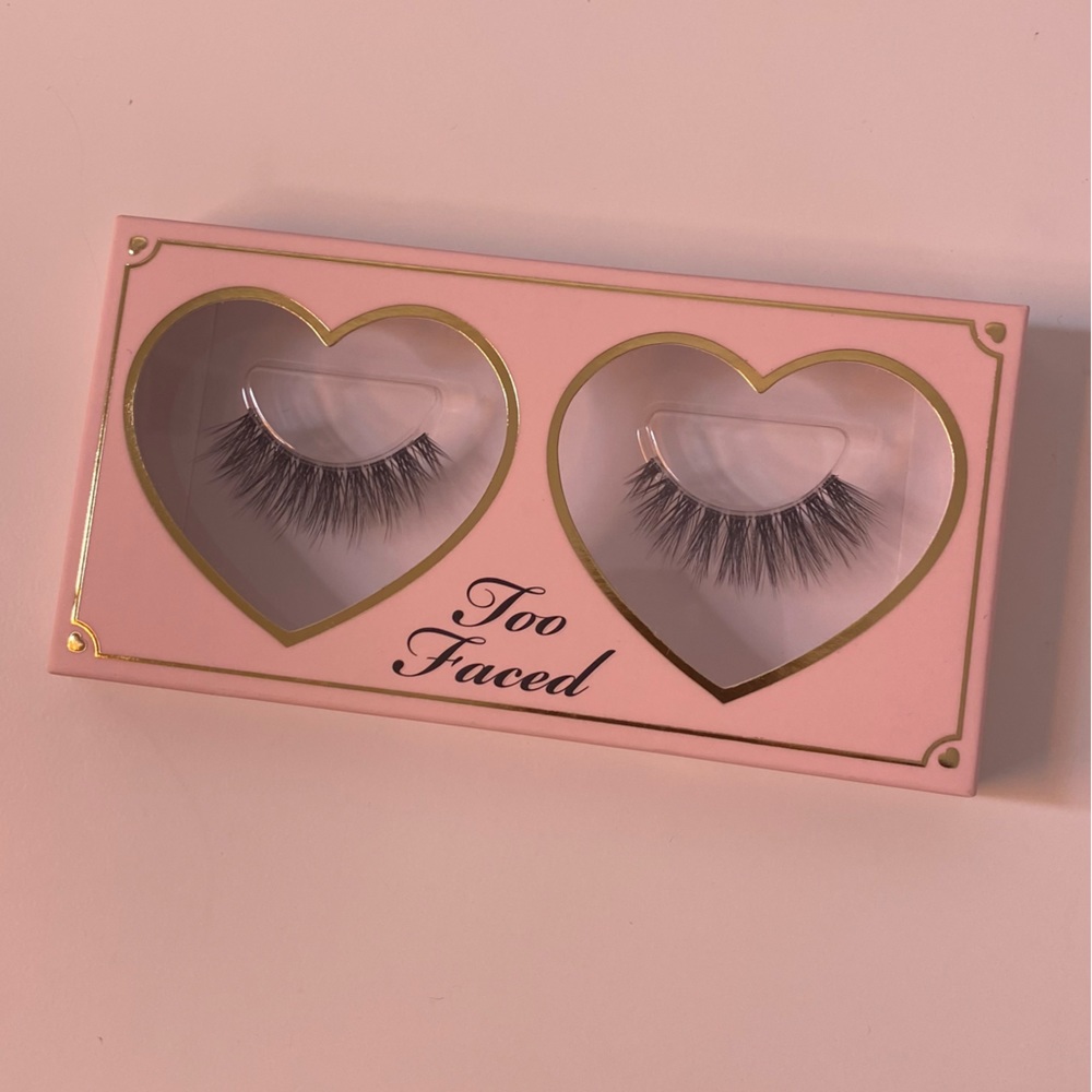 Too faced eyelashes